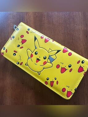 Pokémon Pikachu Wallet⭐️